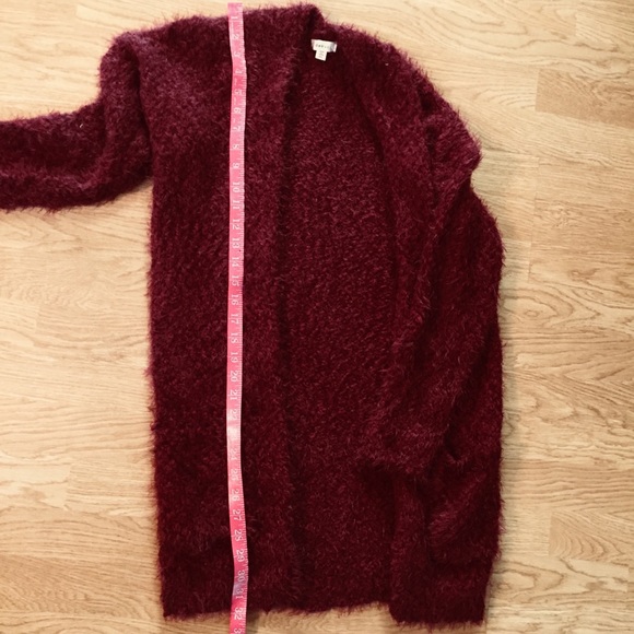 🌹 Burgandy Cardigan - Picture 2 of 5